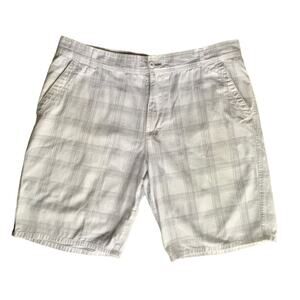 Ocean Pacific men's flat front white, gray, tan plaid shorts Size 40